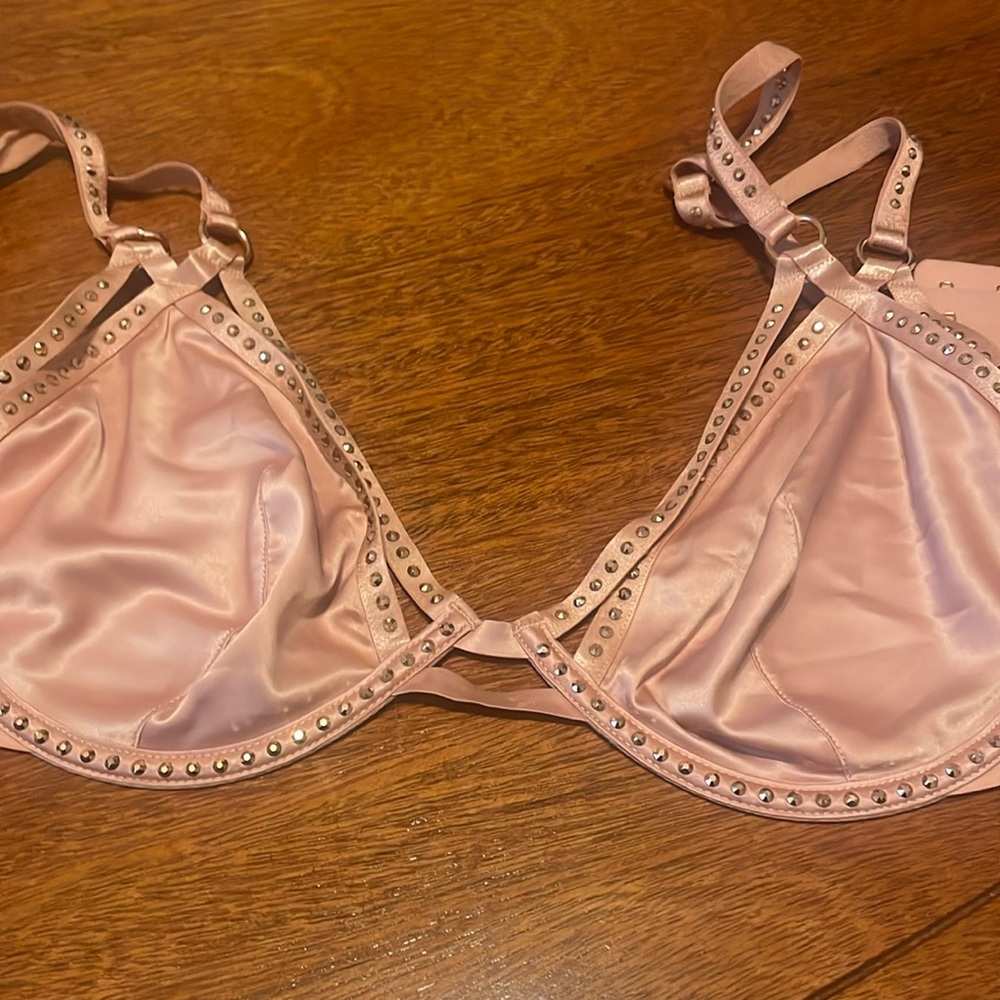 Vs bra